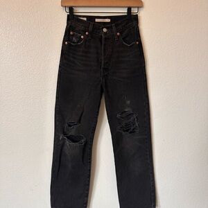 Levi’s rib cage straight ankle jean size 23